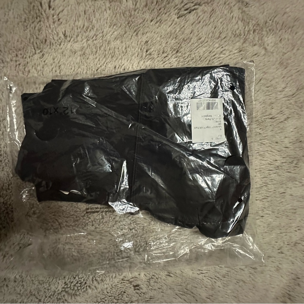 NWT Lululemon Black Align leggings